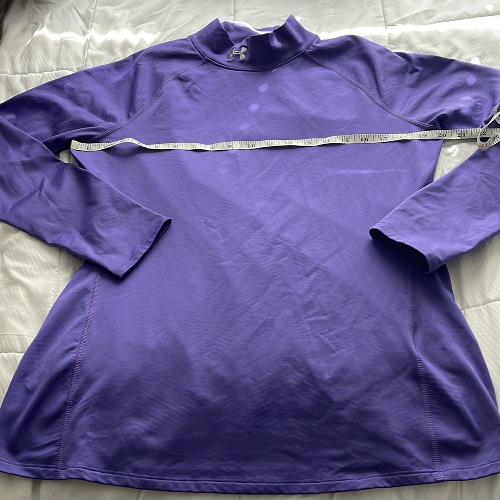 Under armour womens xl cold gear fitted long sleeve. Never worn. No tags